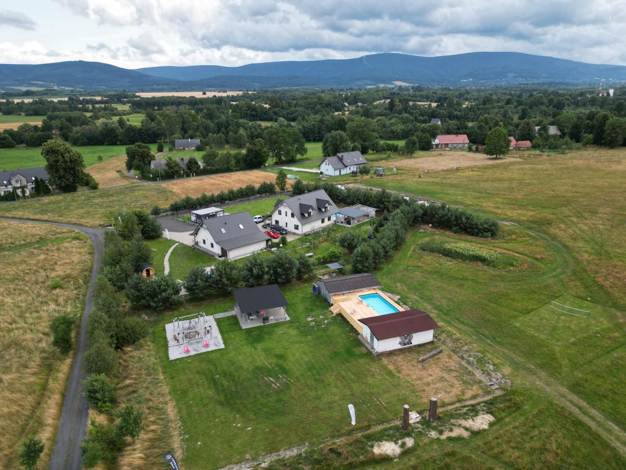 Izerska Baza - Basen, Ebike, Narty, Sauna, Jacuzzi, Las Blisko Swieradow Zdroj - 5D Apartamenty Ґебултув Екстер'єр фото